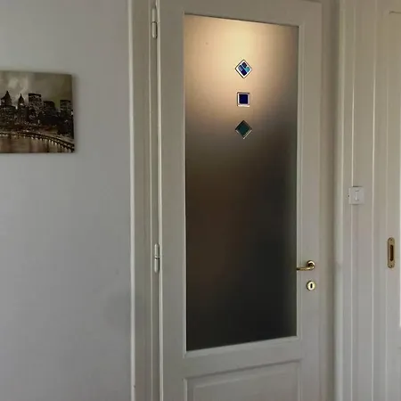 Casa Rosanna Comodo Per 5 Persone Centro Apartamento Trieste