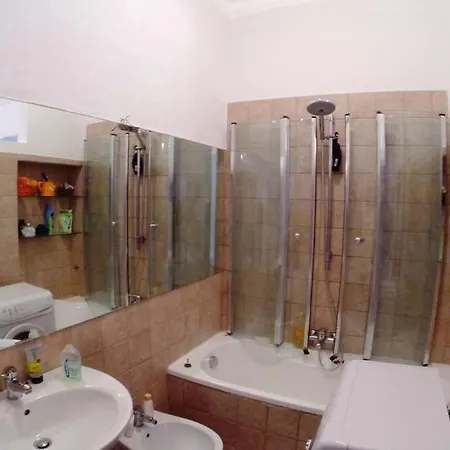 Apartment Casa Rosanna Comodo Per 5 Persone Centro Triest